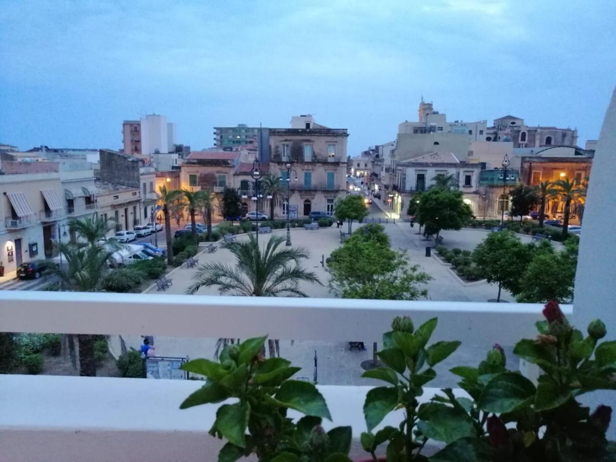 Casa Vacanza Il Gelsomino Magico Avola Exterior photo